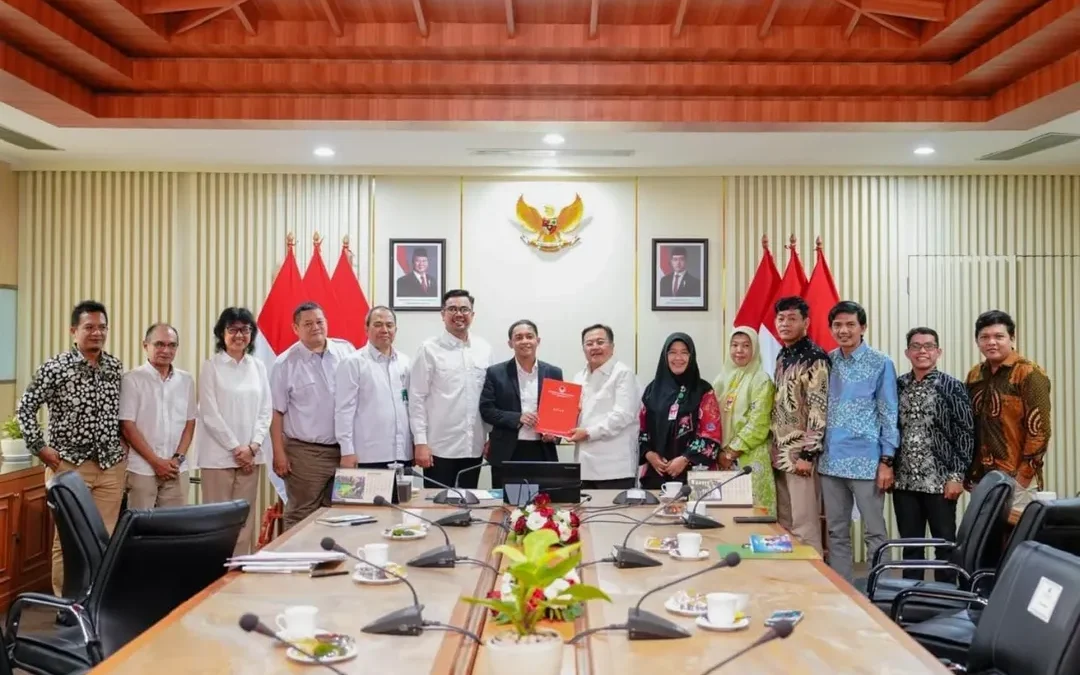 DLHK Bengkulu dan Tim KHDTK UMB Audiensi dengan Menteri Kehutanan: SK KHDTK Resmi Diserahkan