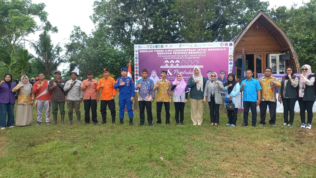 Bidang Pengelolaan DAS dan Pemberdayaan Masyarakat DLHK Provinsi Bengkulu Hadiri Penanaman Mangrove di Kampung Jenggalu