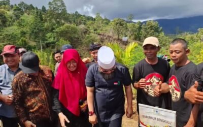 Dukung Petani Kopi Naik Kelas, Gubernur Bengkulu Launching Penanaman Kopi Bumi Merah Putih